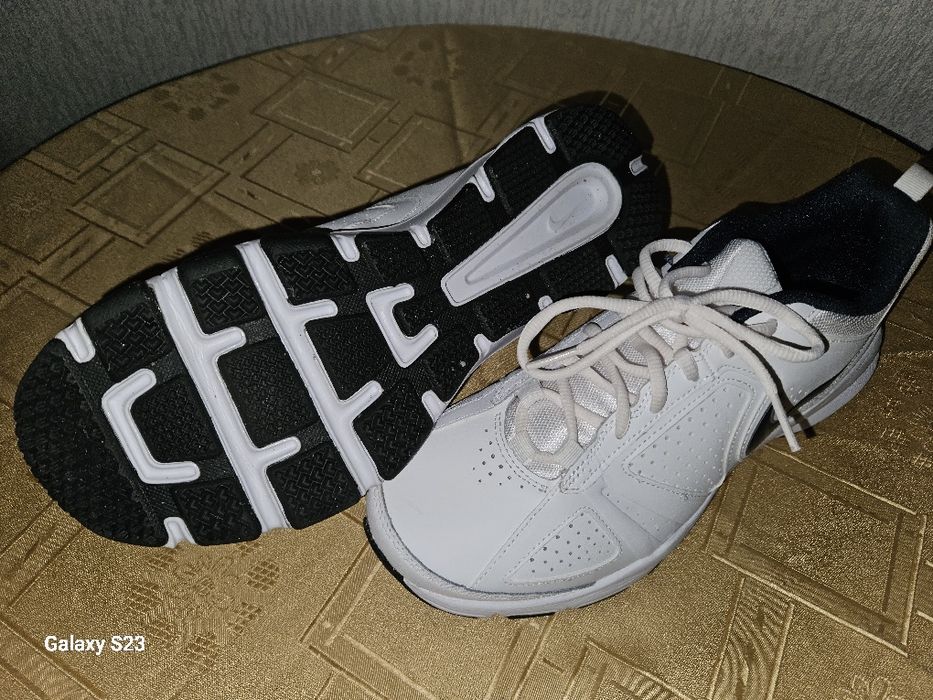 Нови маратонки Nike.Естествена кожа.