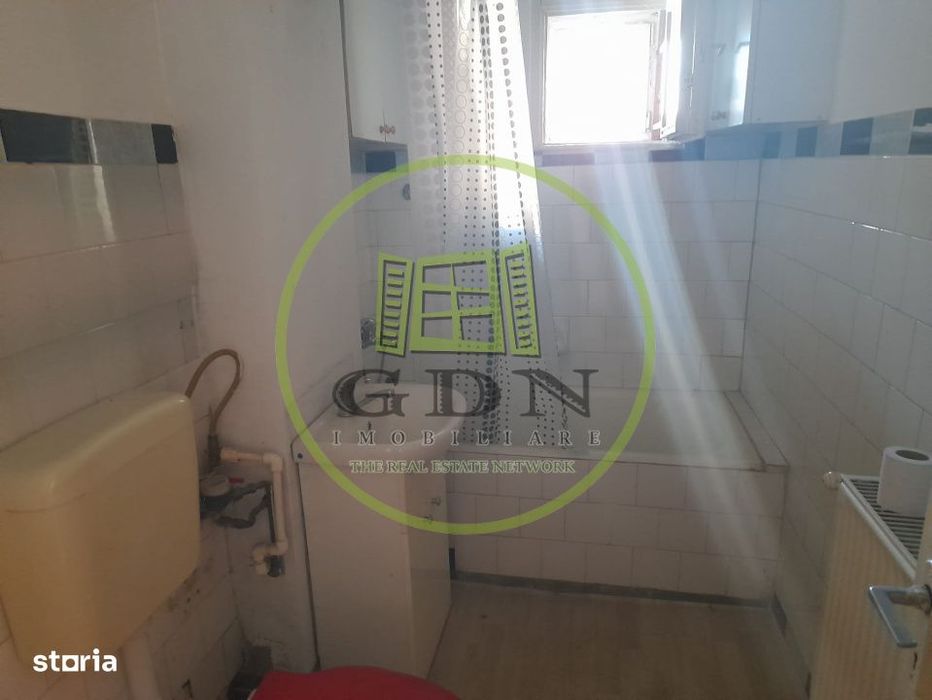 Apartament 2 camere de vanzare la parter B-ul Unirii    Fagaras jud. B