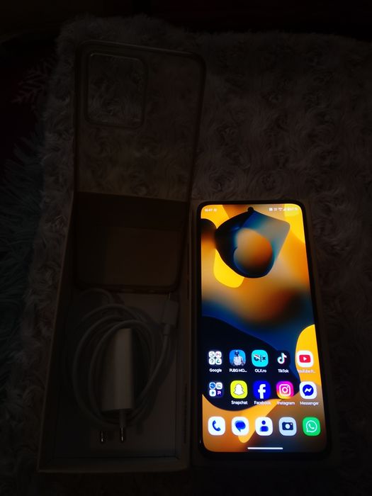 Vând Motorola G84 5g