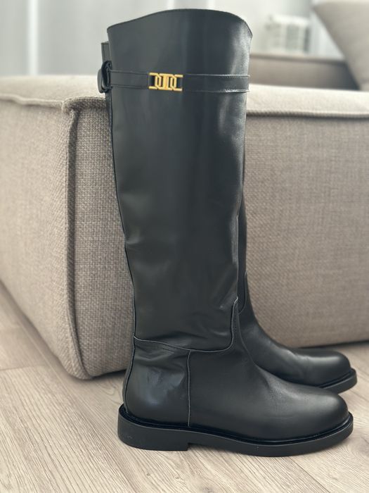 Продам женские кожаные сапоги размер 39