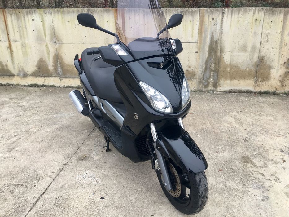 Yamaha X-Max 250
