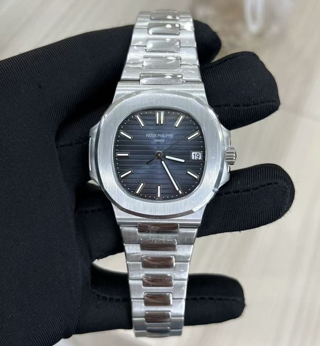Часы Patek Philippe Nautilus