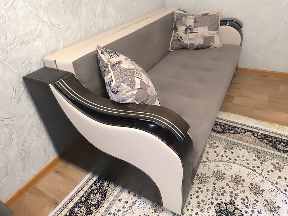 Двухспальный диван