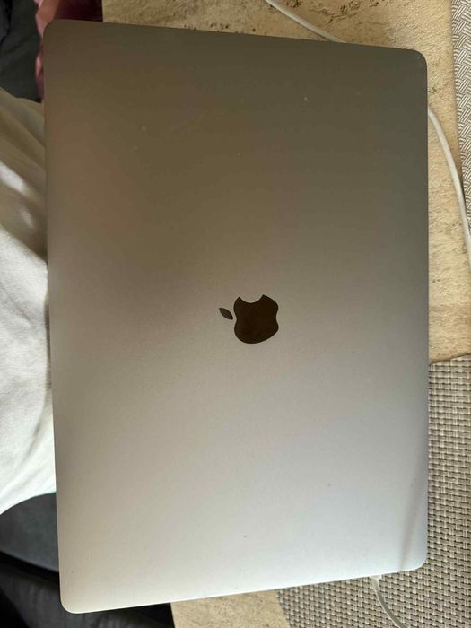 MacBook Pro 16 inch