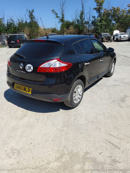 Dezmembrez Renault Megane 3 1.6i 16v 2010