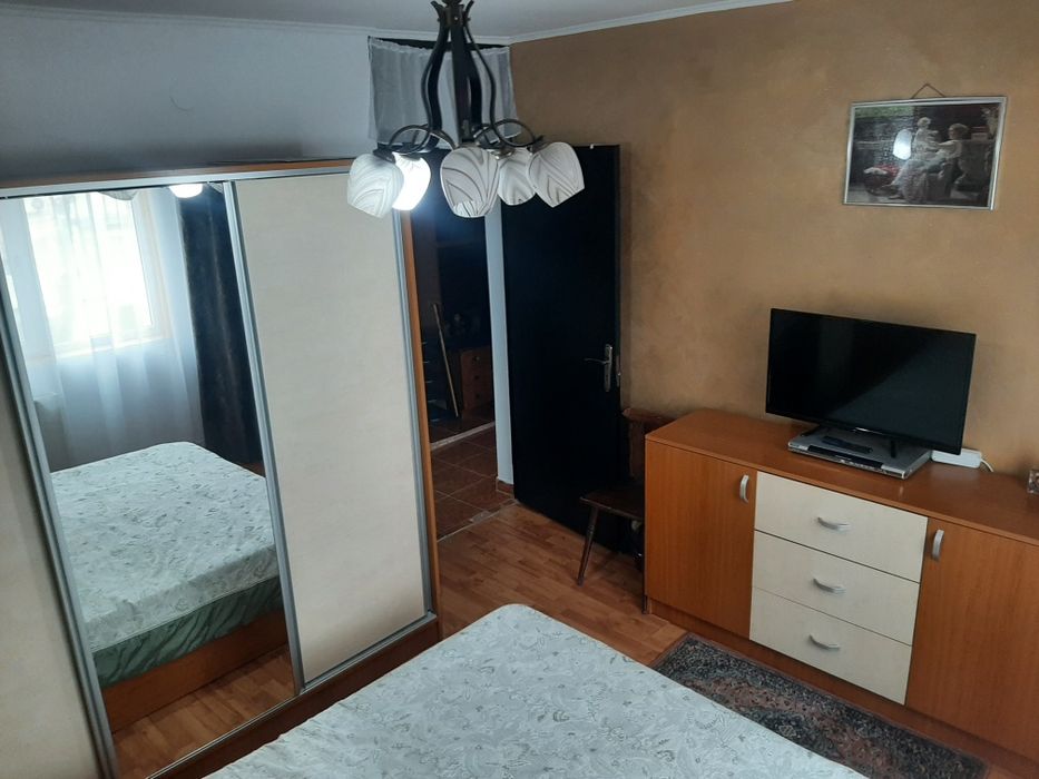 Închiriez apartament 3 camere Eremia Grigorescu