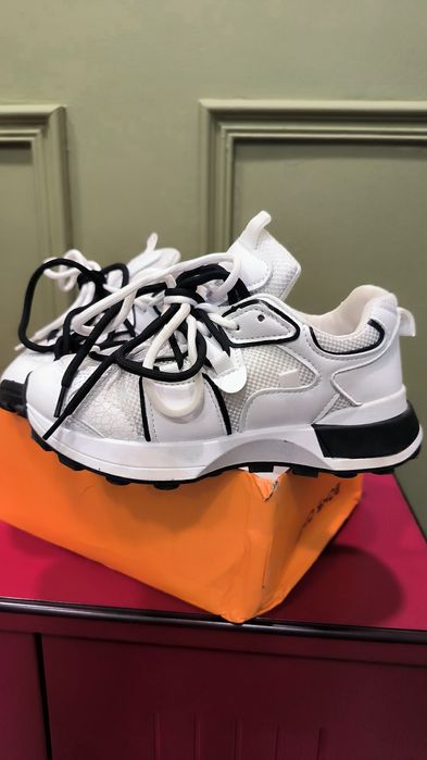 Продам балетки и кросовки