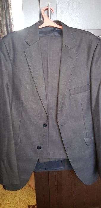 Продам мужской костюм