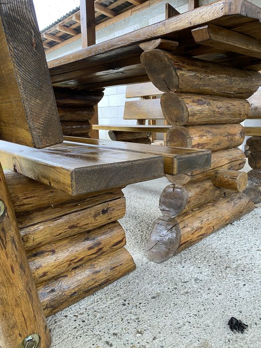 Set masa si banci din lemn masiv (stil rustic )