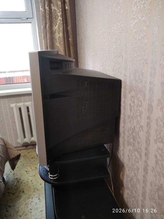 Телевизор большой