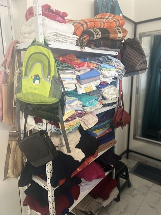 Обурудване на магазин за дрехи