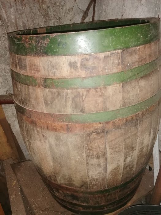Дървено буре от бук за вино - запазено