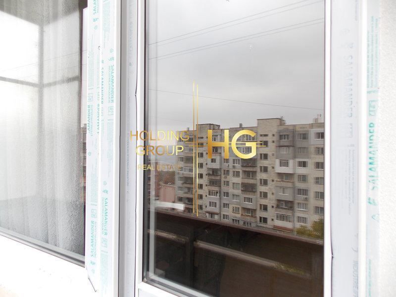 Продава се Тристаен апартамент в Варна, Център - 79 кв.м за 2013 €/кв.м - Снимка #2