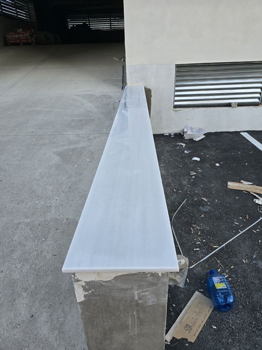 Glafuri, blaturi, trepte, pardoseli din marmură și granit