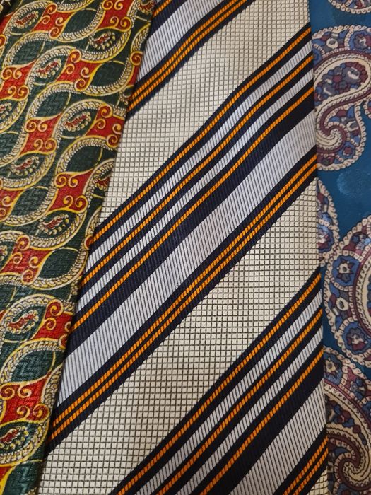 Продавам Вратовръзки