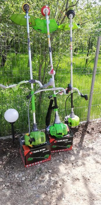 Motocoasa cu motor in 4 timpi