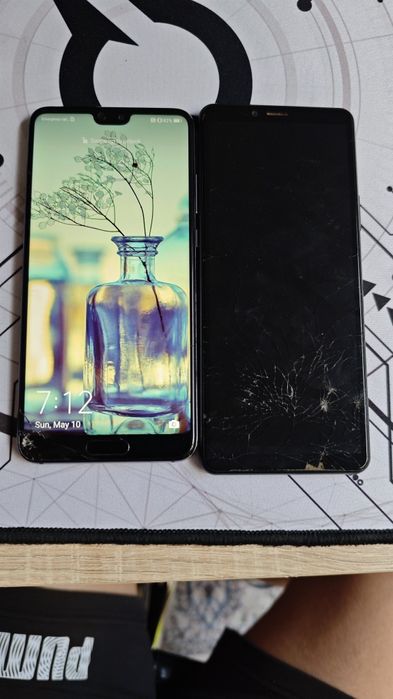 PACHET: Vând Huawei P20 (ecran crăpat,funcțional)+Sony Xperia  10 II(pentru piese;nu pornește)