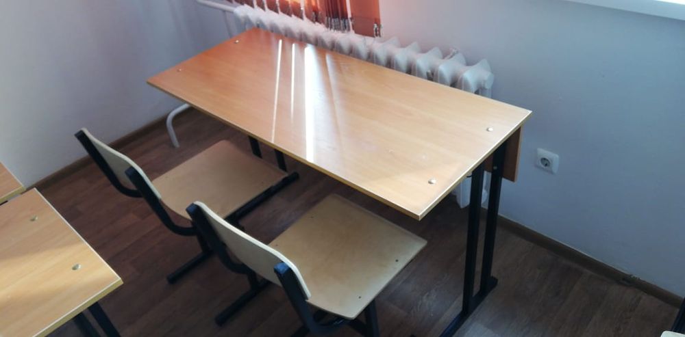 Школьные парты для учеников