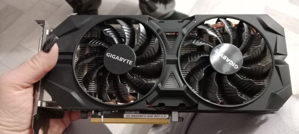 Видео карты 3 штуки