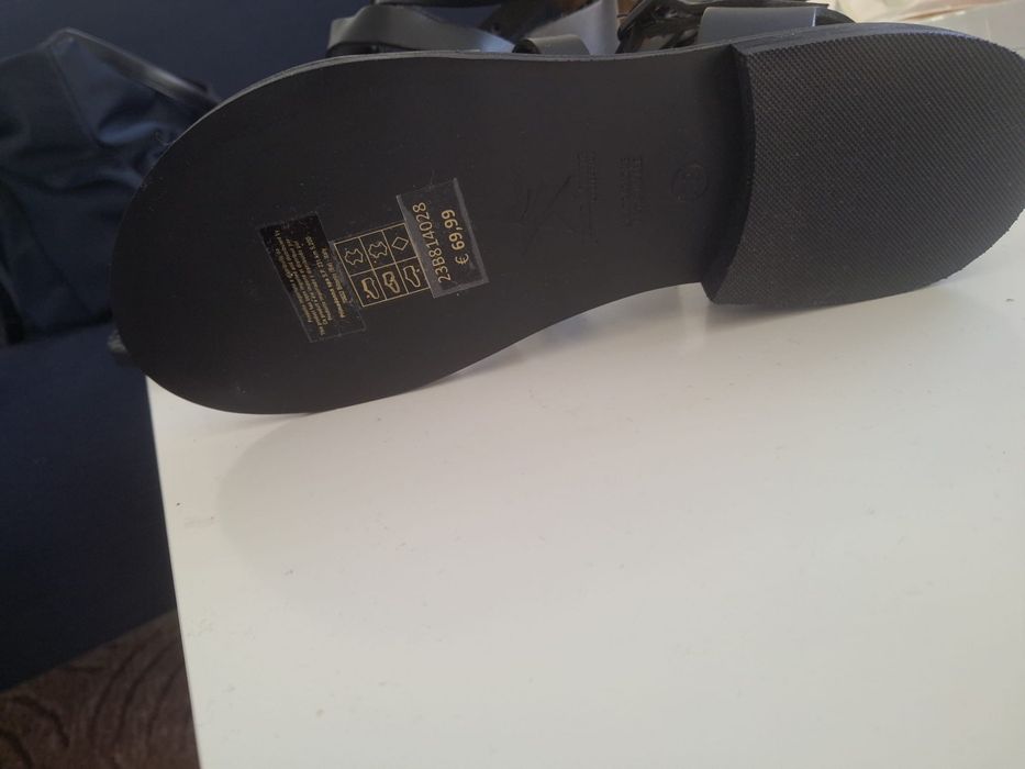 Чисто нови италиански сандали Primadonna