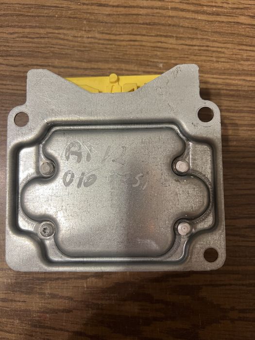 Модул AIRBAG за AUDI A1 2010г-2018г. Автомобила няма удар .