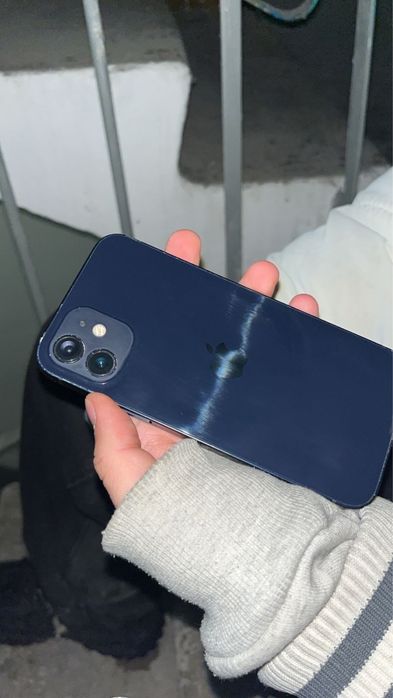 Продам или обменяю iphone 12 базовый