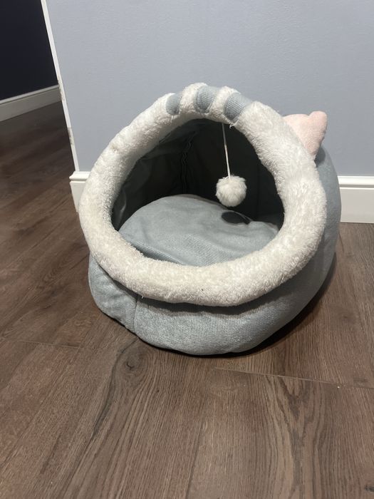 Лежанка для кошки