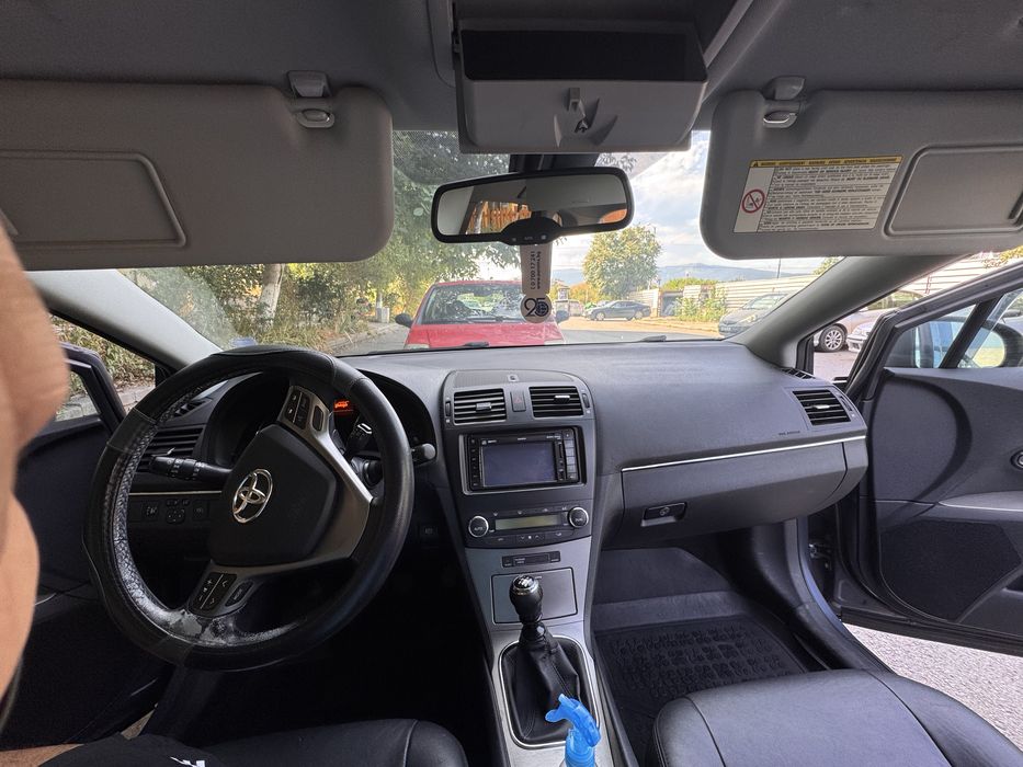 Toyota Avensis 2010г.