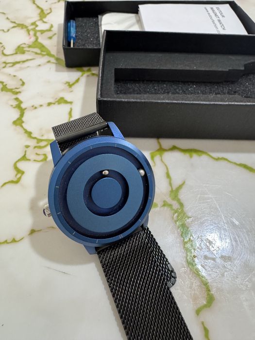 Новый магнитные часы