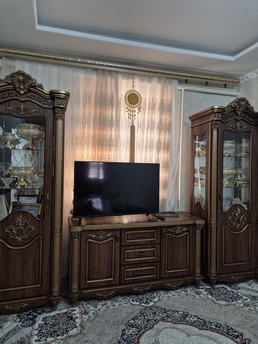 Зал учун мебель сотилади