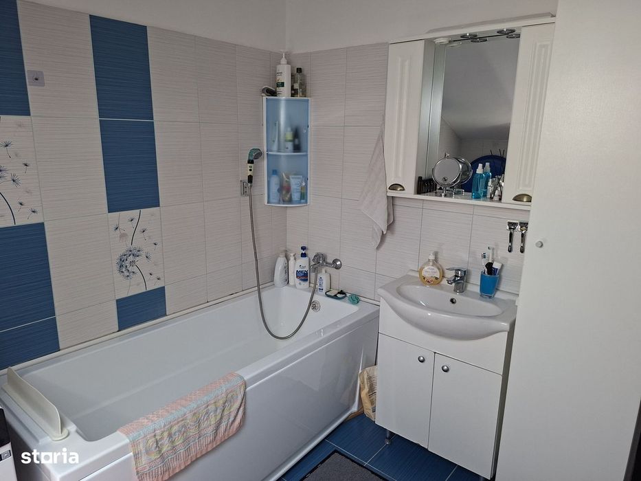 Propietar/Apartament cu 3 camere, curte