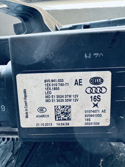 Far stanga led matrix audi A3 8v0941033