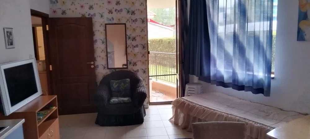 Дава се под наем Двустаен апартамент в к.к. Слънчев бряг - 50 кв.м за 200 € - Снимка #2