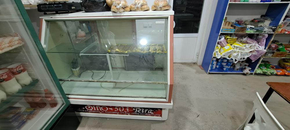 Ветрина холодильник