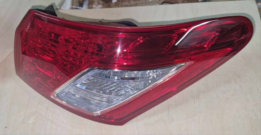 Задняя фара lexus es350 xv40