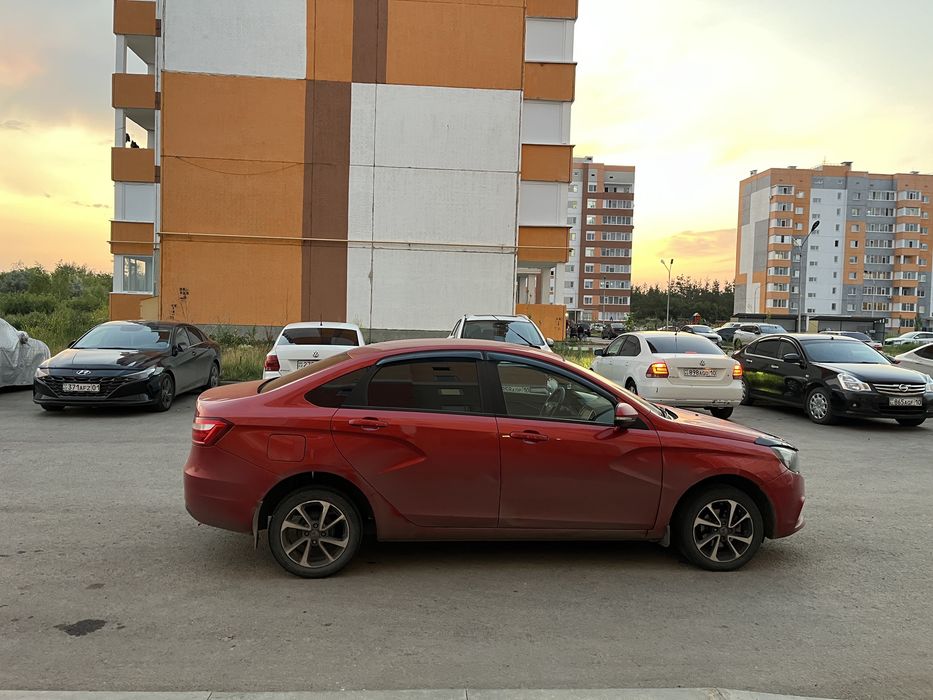 Продам Весту 2020