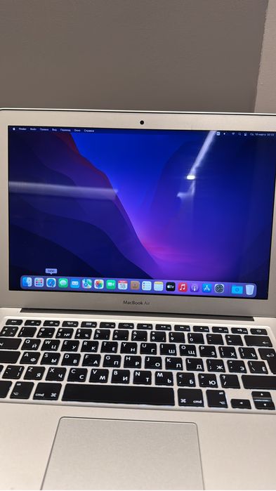 Продаю MacBook Air 13” Early 2015