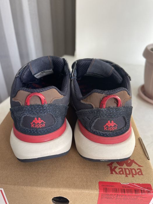 Продам кроссовки брендовые Kappa
