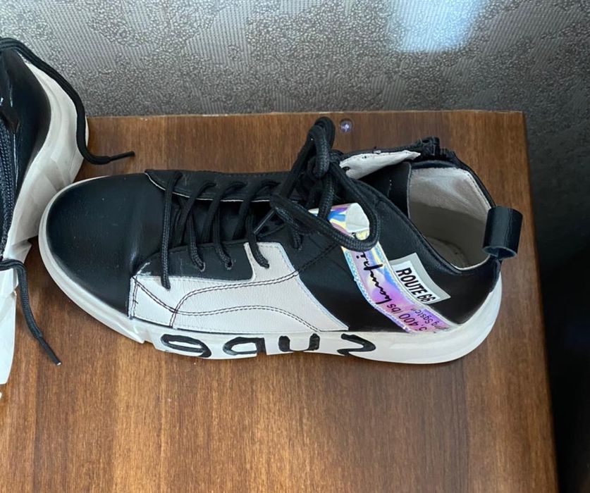 Продам детскую Обувь 36 размер