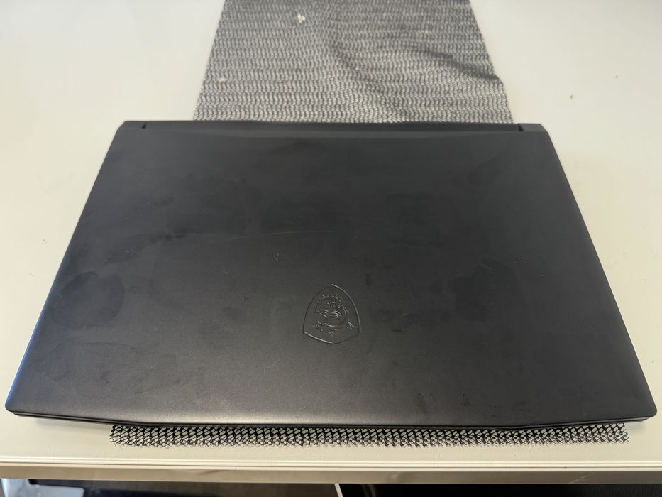 Laptop Gaming MSI Katana GF66