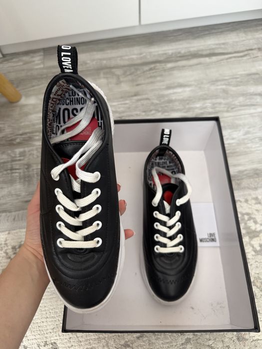 Кожени кецове Moschino