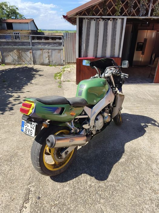 Yamaha FZR 600 R