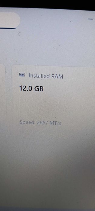 Vand laptop Lenovo cu geanta cadou