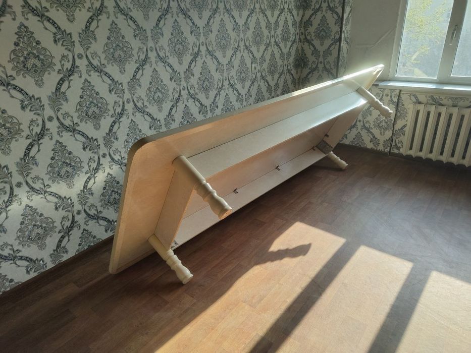 Хонтахта стол. Размер 275×120.