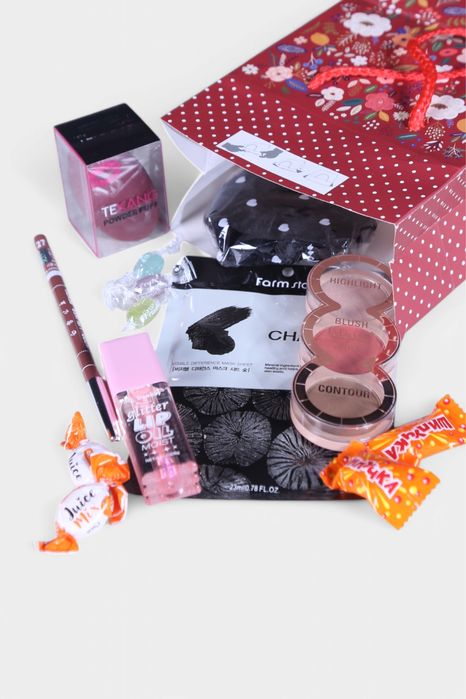 Набор косметики,косметика,  подарок для любой женщины