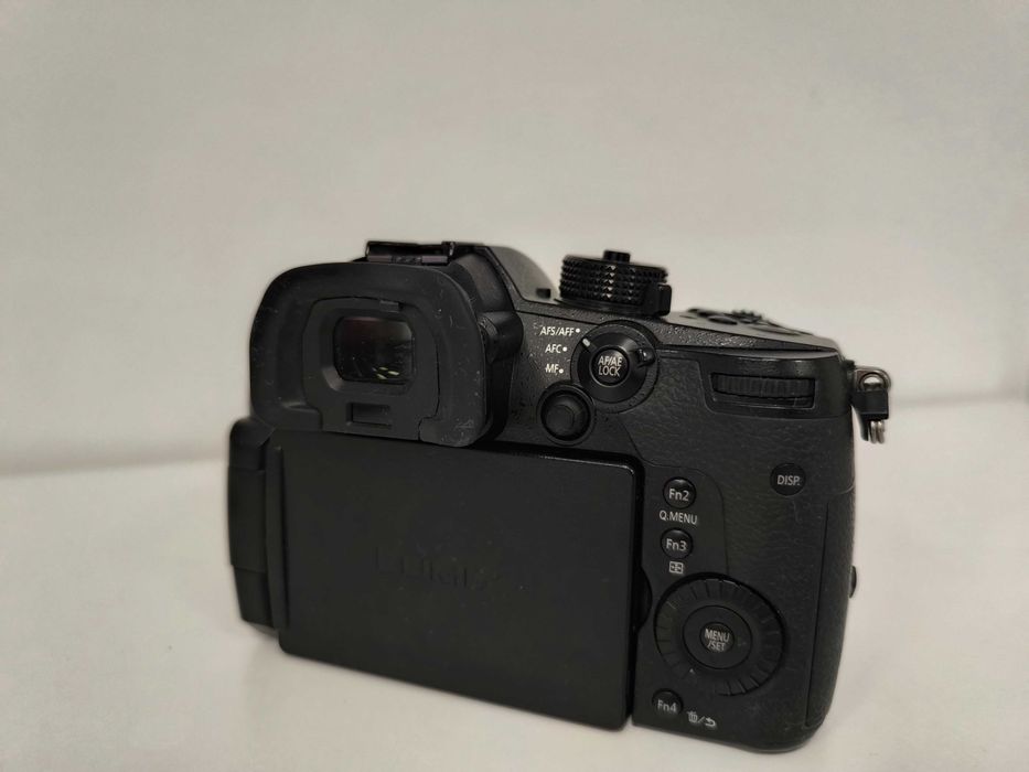 Камера Panasonic Lumix DC-GH5