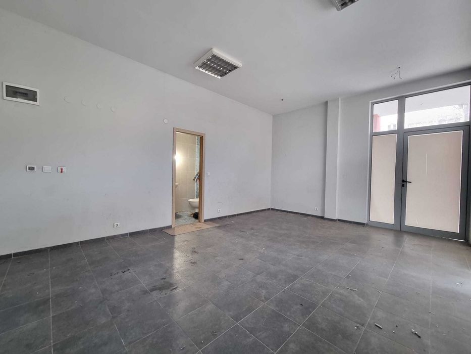 Търговско помещение в к-кс „Tria Apartments“, Слънчев бряг