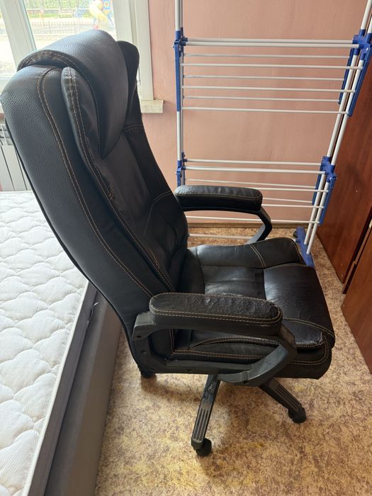 Продам компьютерное/офисное кресло