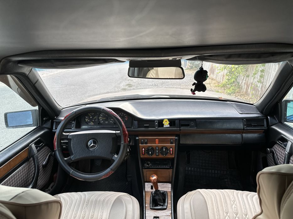 Мерседес w 124 2.6E