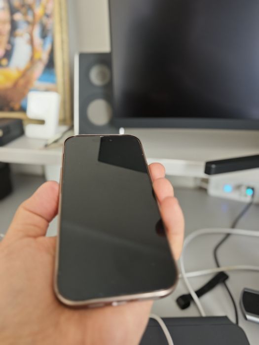 Продам  Iphone 16 pro 256  идеал